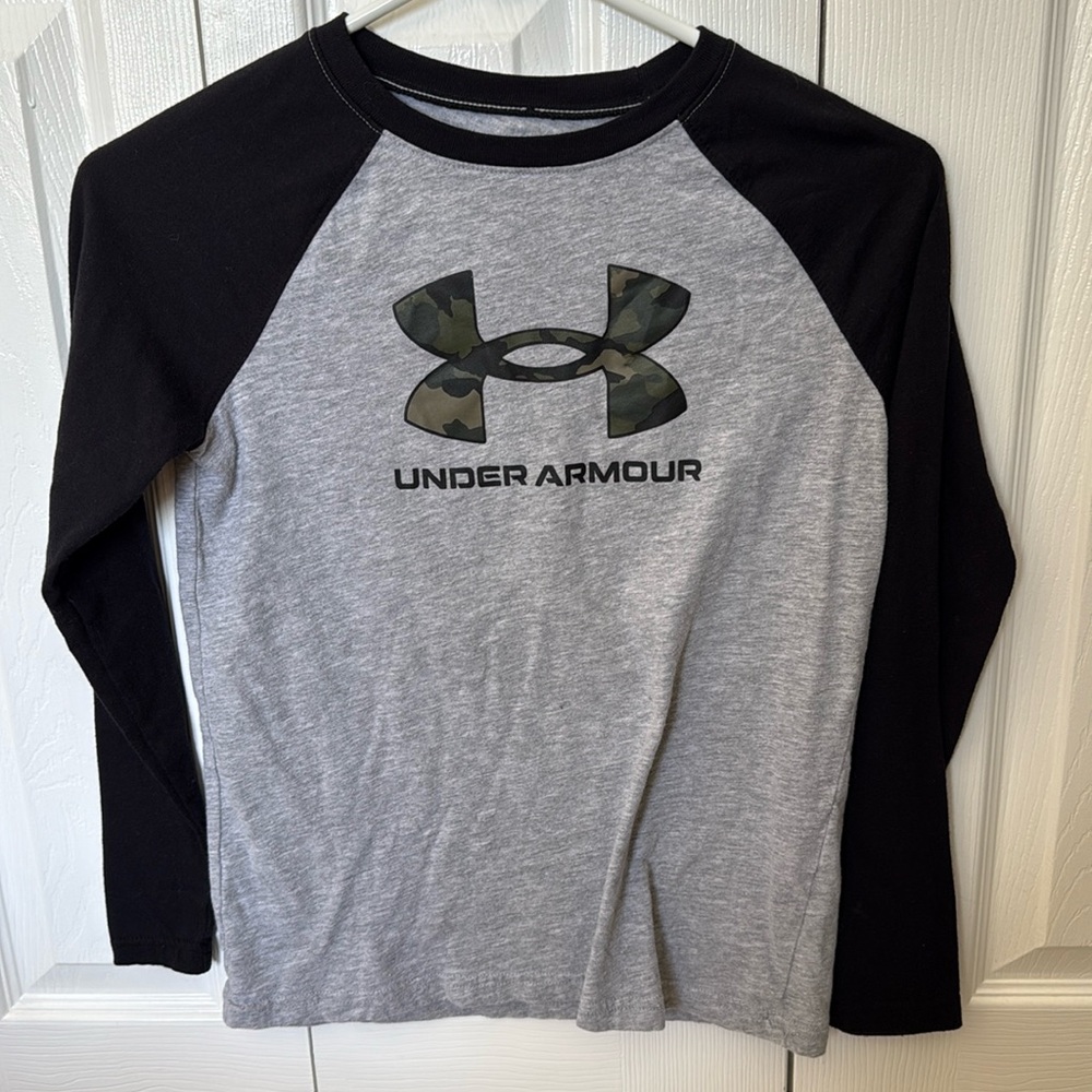 Boys Under Armour long sleeve shirt